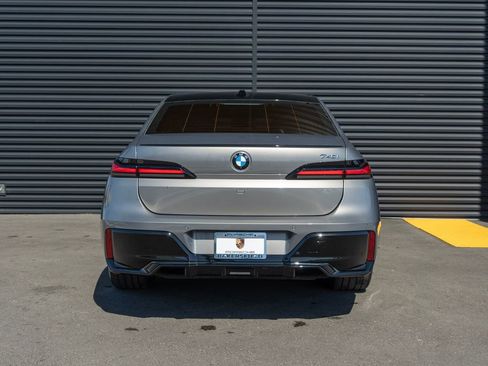 Used 2025 BMW 740i RWD image 10