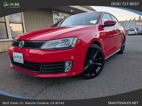 Used 2014 Volkswagen Jetta GLI Autobahn FWD image 2