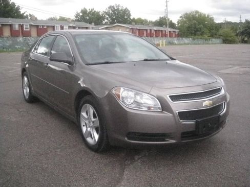 Used 2011 Chevrolet Malibu LS FWD image 3