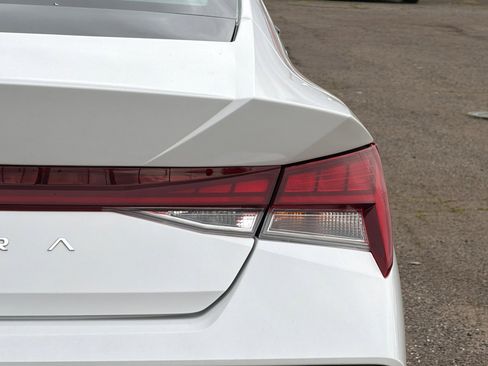 Used 2025 Hyundai Elantra SEL FWD image 8