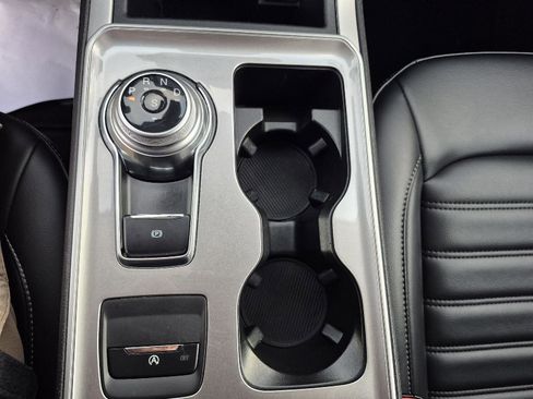 Certified 2024 Ford Edge SEL image 17