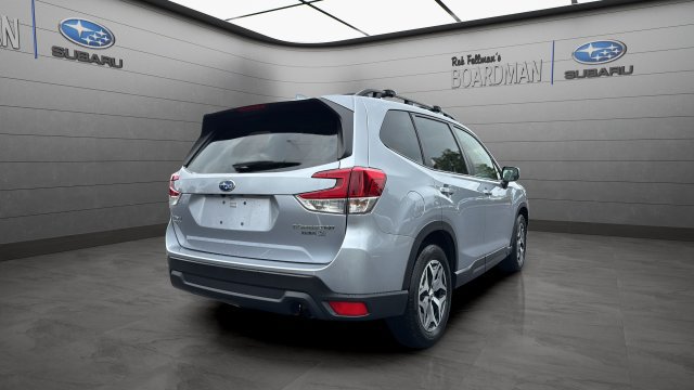 Used 2023 Subaru Forester Premium AWD/4WD image 5