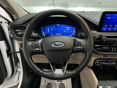 Used 2020 Ford Escape Titanium AWD/4WD image 29