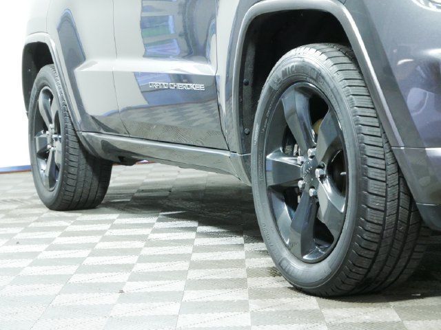 Used 2015 Jeep Grand Cherokee Altitude AWD/4WD image 8