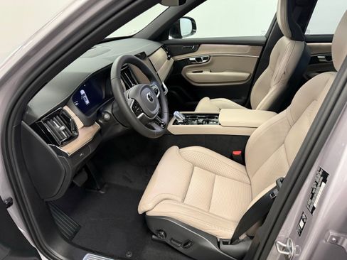 Used 2026 Volvo XC90 B6 Ultra w/ Protection Package Premier image 18