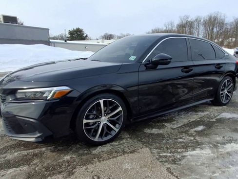 Used 2023 Honda Civic Touring image 4