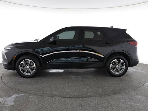 Used 2024 Chevrolet Blazer LT image 7