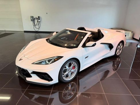 Used 2023 Chevrolet Corvette Stingray Premium Conv w/ Z51 Performance Package RWD image 4