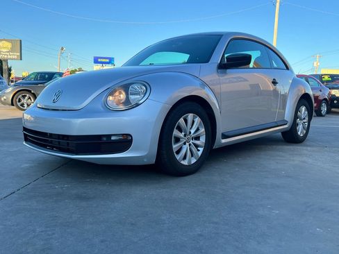 Used 2013 Volkswagen Beetle 2.5 FWD image 3