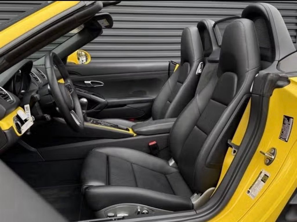 Used 2021 Porsche 718 Boxster S RWD image 11