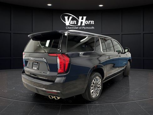 Used 2023 GMC Yukon XL Denali Ultimate AWD/4WD image 7