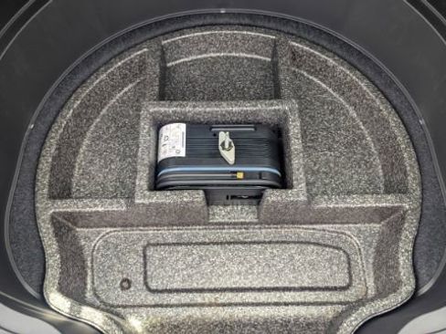 Used 2016 Jeep Cherokee Sport image 14