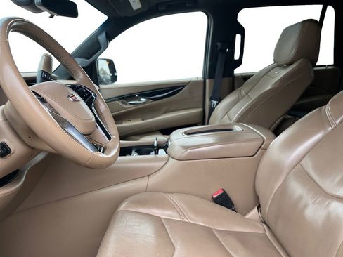 Used 2019 Cadillac Escalade Platinum image 19