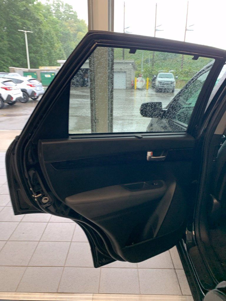 Used 2014 Kia Sorento LX AWD/4WD image 7