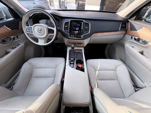 Used 2021 Volvo XC90 T6 Momentum image 25
