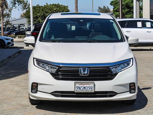 Used 2024 Honda Odyssey Touring image 2