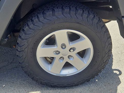 Used 2017 Jeep Wrangler Unlimited Sport w/ Quick Order Package 24S AWD/4WD image 8