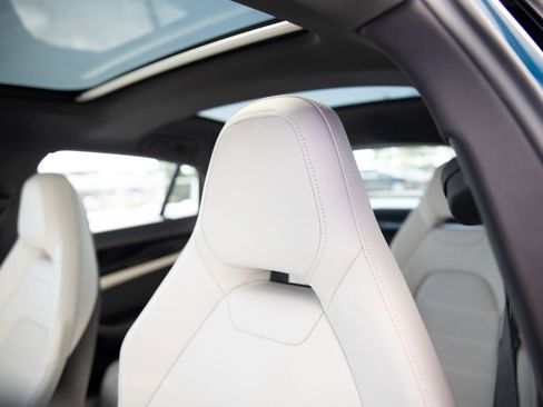 Certified 2025 Porsche Panamera 4S image 12