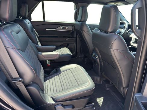 Certified 2025 Ford Explorer ST-Line w/ ST-Line Street Pack AWD/4WD image 7