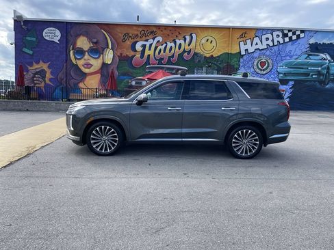 Used 2023 Hyundai Palisade Calligraphy AWD/4WD image 2