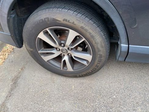 Used 2018 Toyota RAV4 XLE image 13