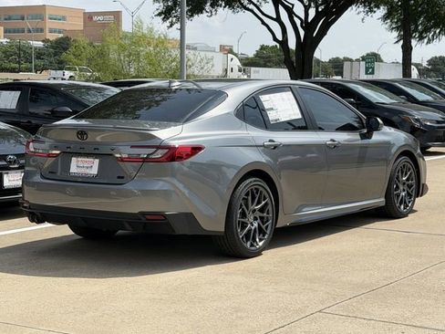 New 2026 Toyota Camry SE FWD image 4
