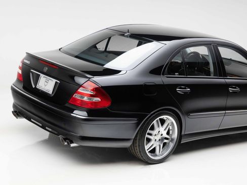 Used 2005 Mercedes-Benz E 500 Sedan image 27