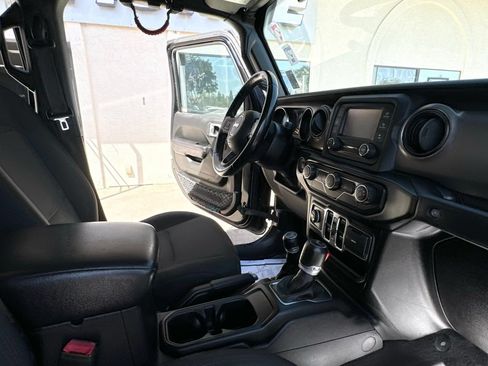Used 2020 Jeep Gladiator Sport w/ Quick Order Package 24S AWD/4WD image 21