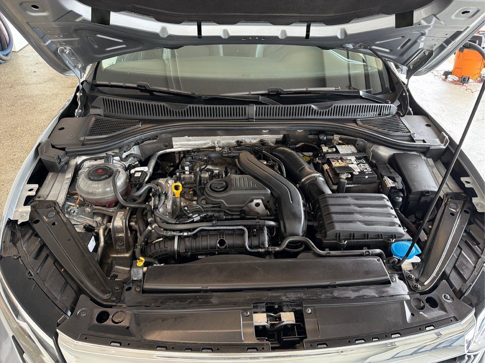 Used 2024 Volkswagen Jetta SE FWD image 11