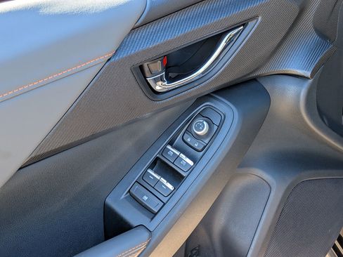 Certified 2025 Subaru Crosstrek 2.5i Limited w/ Crosstrek Mirror Package image 9