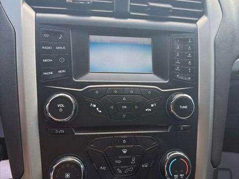 Used 2014 Ford Fusion SE w/ Equipment Group 202A FWD image 14