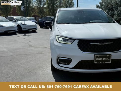 Used 2024 Chrysler Pacifica Limited FWD image 13