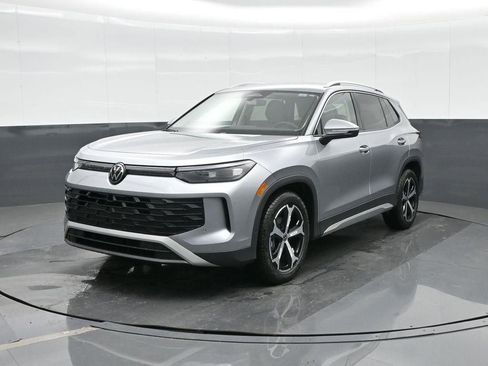 New 2026 Volkswagen Tiguan SE FWD image 5