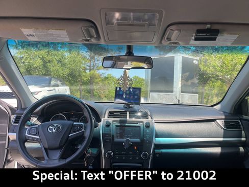 Used 2017 Toyota Camry SE FWD image 12