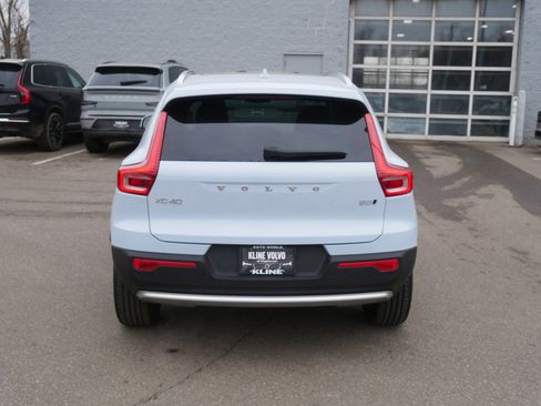 Certified 2025 Volvo XC40 B5 Plus image 6
