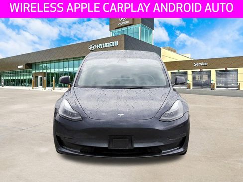 Used 2023 Tesla Model 3 Standard Range image 2