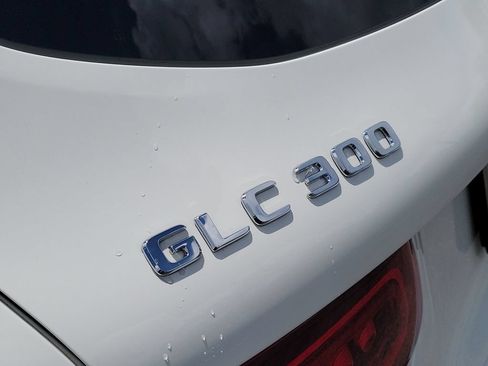 Used 2021 Mercedes-Benz GLC 300 image 5