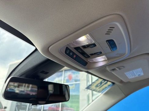 Used 2018 Chevrolet Traverse High Country AWD/4WD image 16