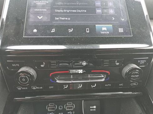 Used 2022 Jeep Grand Cherokee Altitude image 4