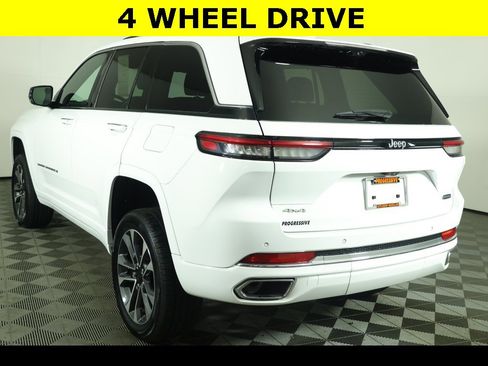 Used 2022 Jeep Grand Cherokee Overland w/ Luxury Tech Group IV image 12