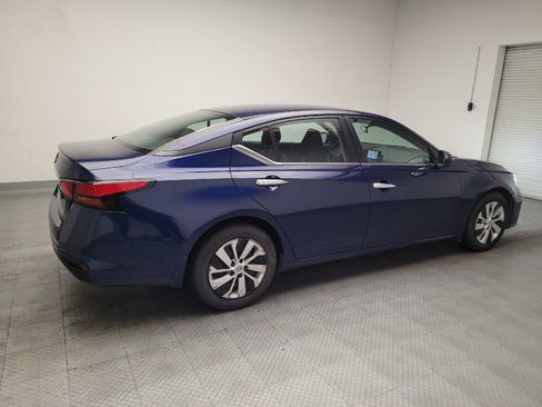 Used 2024 Nissan Altima 2.5 S FWD image 10