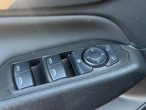 Used 2024 Chevrolet Equinox LT image 28