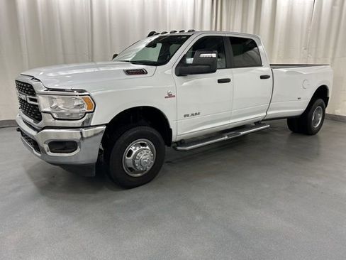 Used 2024 RAM 3500 Big Horn AWD/4WD image 2