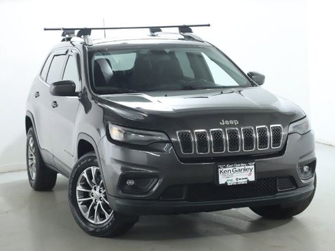 Used 2019 Jeep Cherokee Latitude Plus w/ Cold Weather Group image 2
