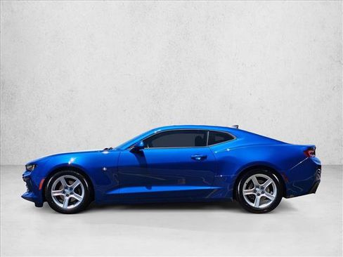 Used 2018 Chevrolet Camaro LT RWD image 8
