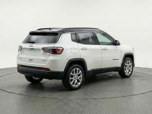 Used 2025 Jeep Compass Limited AWD/4WD image 9