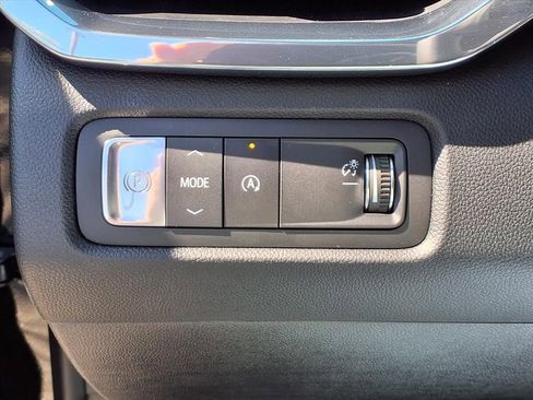 New 2026 GMC Acadia Denali w/ Super Cruise Package image 17