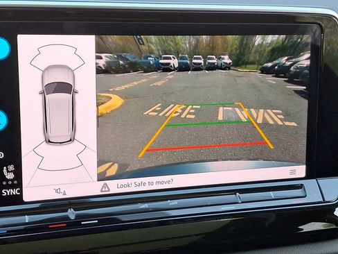 Certified 2024 Volkswagen Atlas SE image 17