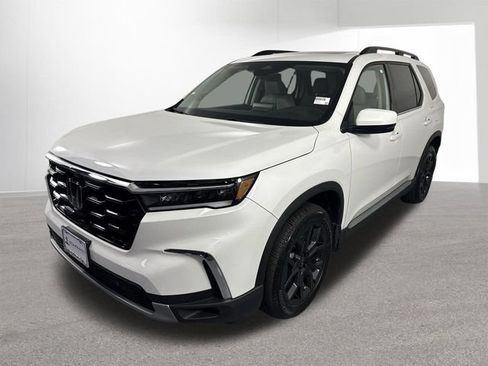 Certified 2025 Honda Pilot Touring image 27