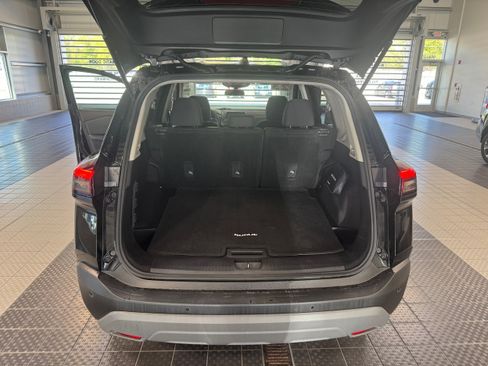 Used 2023 Nissan Rogue S AWD/4WD image 4